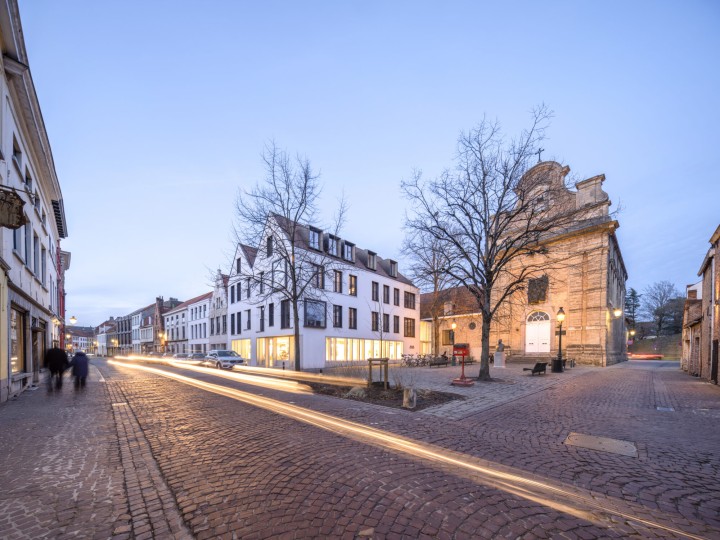 cover of laatst  -  03-WK-Exteriors-Night-©-Tim-Fisher-2024-copy.jpg